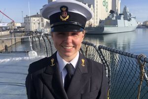 Officerskadet Camilla Marsi Jensen fra Højbjerg var i weekenden på besøg i hjembyen, da Søværnets skoleskib "Thetis" lagde til kaj i Sydhavnen.
