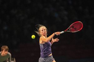 Både hos mænd og kvinder skal der til august dystes om point til verdensranglisterne i tennis.