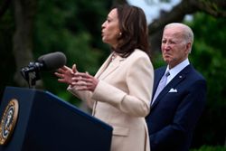 Joe Biden har forsømt at give mere plads til sin vicepræsident Kamela Harris, mener Per Nyholm. Biden har haft mange chancer for at gøre det, der kunne give Donald Trump baghjul, men har forsømt mulighederne. Arkivfoto: Brendan Smialowski/AFP 