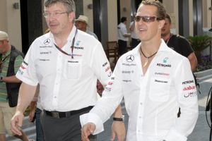 Michael Schumachers ven har besøgt den tidligere Formel 1-stjerne.