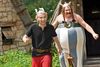 Edouard Baer og Gérard Depardieu som hhv. Asterix og Obelix slås og fjoller til den store guldmedalje, men helt sjovt bliver det aldrig.