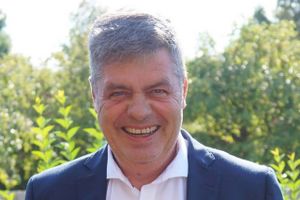 Enhedslisten Århus Øst har skrottet René Rafn som repræsentant i partiets kommunebestyrelse, der tager stilling til bl.a. budgetforliget.