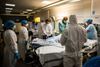Særligt i Region Hovedstaden og i Region Sjælland er hospitalerne voldsomt presset af det stigende antal covid-19-patienter, som nu har passeret 900 i hele landet. Foto: Ólafur Steinar Gestsson/Ritzau Scanpix