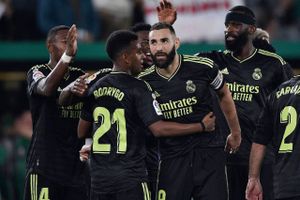 Real Madrid vandt sikkert med 3-0 ude over Elche. Storklubben fik tre mål annulleret af VAR.