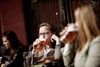 Lulu Dyhr Helt (tv.), Christina Bilevits og Mette Nordenholdt (th.) diskuterer nyt studie af alkoholindtag. Selv når de kun i meget festlige uger over syv genstande. Foto: Nicolai Lorenzen