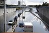 Jævnligt, når der som i søndags er skybrud, bliver Helsingørmotorvejen spærret som følge af vand på vejen. En <DB>løsning er på vej, men der går lang tid, før problemet er løst. Foto: Jens Dresling/Polfoto