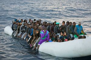 Danmark, Tyskland og Holland skal gå sammen om et pilotprojekt på Malta for at vise resten af Europa, hvordan man kan sikre asylbehandling i EU og samtidig få sendt de migranter retur, der ikke har brug for beskyttelse. Sådan lyder ekspertforslag til en vej uden om de såkaldte push backs.