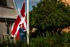 I Nr. Bjert ved Kolding blev der problemer, da en familie valgte at hejse det amerikanske flag i sin flagstang. Kirsten Leed, der bor i Middelfart, kørte forbi huset hver dag. Efter seks ugers flagning gik hun til politiet. Sagen er under behandling og ikke afsluttet. Foto: Casper Dalhoff