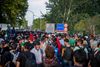 Migranter og flygtninge demonstrerer i Serbien ved grænsen til Ungarn.