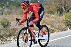 I Spanien må cykelryttere ikke træne udendørs. Derfor er flere danskere taget hjem til Danmark, men Lasse Norman er blevet.