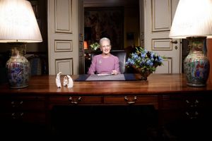 Der kan være stor forskel mellem generationer. Men de kan lære fra hinanden, mener dronning Margrethe.