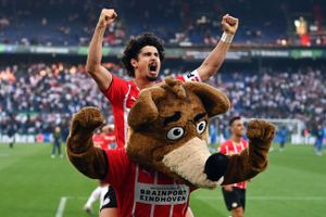 PSV Eindhoven er hollandsk pokalmester, efter at holdet vendte 0-1 til 2-1 mod rivalen Ajax.
