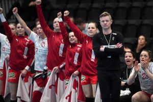 Det fælles nordiske bud på EM i kvindefodbold får konkurrence af Frankrig, Polen, Schweiz og Ukraine.