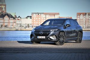 Der findes ganske enkelt ikke en mere komfortabel elektrisk SUV lige nu. Den nye Mercedes EQS SUV er alligevel ikke helt perfekt. 