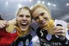 Line Jørgensen (til venstre) havde det jævnt godt med at vinde Champions League-finalen tilbage i maj 2016. Foto: Aniko Kovacs/AP