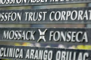 Ifølge lækkede dokumenter fra det internationale advokatfirma Mossack Fonseca har den globale elite verden over lusket store formuer væk i skattely. 
