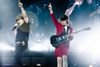 Mester-guitaristen Angus Young formår som 60-årig stadig at hoppe omkring i Chuck Berry-stil iklædt sin varemærke-humoristiske skoleuniform, som den kronisk uopdragne knægt, der aldrig vendte tilbage, da det ringede ind efter det store frikvarter.