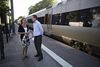 Mange pendlere føler sig snydt af DSB. Michael Randropp, der bor i Humlebæk med sin kone Pia Randropp, er talsmand for pendlerne på Kystbanen, og han lægger ikke fingre imellem i sin kritik. Foto: Tobias Nicolai