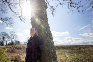 Mange lodsejere på Djursland ønsker at etablere solcelleparker. Josefine Gørup Jacobsen fra Trustrup efterlyser en klar plan for deres placering.  