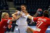Katarina Bulatovic fra Montenegro er blandt håndboldekspert Trine Nielsens favoritter ved VM-slutrunden. Arkivfoto: Darko Vojinovic/AP Photo