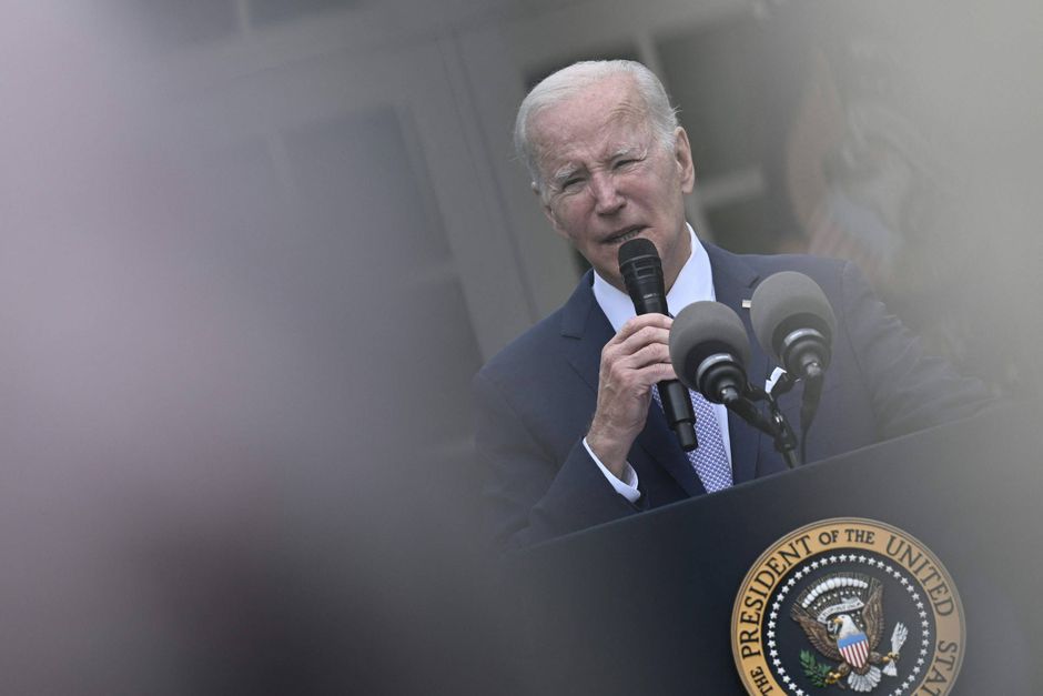 Kritikere beskylder Det Hvide Hus for at have opstillet en mur mellem USA's præsident, Joe Biden, og pressen for at beskytte ham mod nye bommerter.
