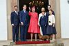 Prins Christian flankeret af sin nærmeste familie på vej ind til sin konfirmation i Fredensborg Slotskirke. Foto: Keld Navntoft/Ritzau Scanpix.