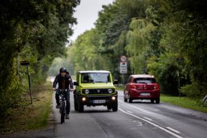 En cykelsti langs Ajstrup Strandvej skal sikre trafiksikkerheden for de bløde trafikanter, mener beboerne i området. Tre partier har sat ønsket på forslagslisten til budgetforhandlingerne i næste uge. 