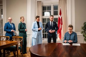 Da fem partier sidste år indgik en "historisk" aftale om at pumpe flere milliarder kroner i Danmarks forsvar, var der én ting, de ikke nævnte – ikke før store bededag skulle afskaffes.