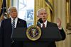 Jeff Sessions taler i Det Ovale Kontor efter at være taget i ed som USA's nye justitsminister. Foto: Pablo Martinez Monsivais/AP