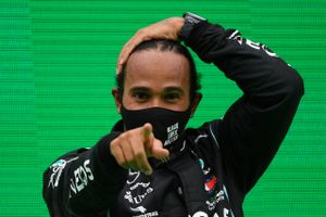 Lewis Hamilton, der allerede har sikret sig VM-titlen i Formel 1, er i weekenden tilbage efter coronasmitte.