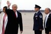 Goddag og farvel. Den amerikanske præsident har i løbet af den seneste måned fyret sin nationale sikkerhedsrådgiver, udenrigsminister og nu ministeren for sager angående krigsveteraner. Foto: Yuri Gripas/AP