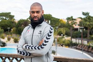 Der er mange gode grunde til at følge AGF i årets Superliga, mener cheftræneren, David Nielsen. Trøjerne er en af grundene.