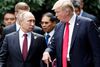 Trump har to gange tidligere mødt Putin i margenen af andre topmøder. Her ses de ved APEC-topmødet i Vietnam i november sidste år. Foto: Ritzau Scanpix/Jorge Silva
