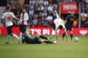 Arsenal missede en oplagt mulighed for at holde afstand til Manchester City, da det mod Southampton blev 1-1.