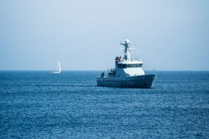 Forsvarskommandoen er tavs om, hvorfor et dansk patruljefartøj få dage før Nord Stream-sabotagen satte kursen mod gerningsstedet, hvor seks russiske krigsskibe angiveligt var til stede.