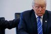 Donald Trump er hårdt presset før nattens tv-debat med Hillary Clinton, der er den anden i en række på tre tv-transmitterede debatter frem mod præsidentvalget den 8. november. Foto: Evan Vucci/AP