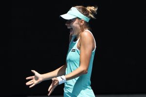 Magda Linette slog Karolína Plísková og skal nu møde Aryna Sabalenka i Australian Open-semifinale.