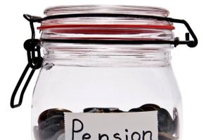 Pensionsopsparere uden minimumsgaranti for pensionens størrelse får hjælp fra Finanstilsynet, der vil fokusere på, at pensionsselskaber og -kasser investerer, så det understøtter de pensionsydelser, kunderne er blevet stillet i udsigt.
