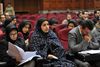 Den iranske Reyhaneh Jabbari (i midten) under en retssag i Teheran i 2008. I weekenden blev hun hængt for at dræbe en mand, som hun sagde ville voldtage hende. Foto: Golara Sajjadian/AP