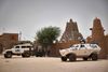 FN's styrker er p.t. udstationeret i Mali. På billedet bevogter soldater Sankore-moskéen i Timbuktu, Mali. Foto: Michele Cattani/AFP