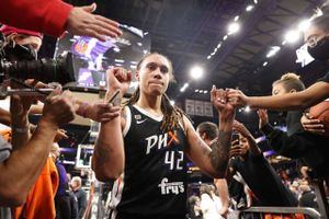 En domstol har forlænget basketstjernen Brittney Griners ophold i russisk varetægt frem til 19. maj. 