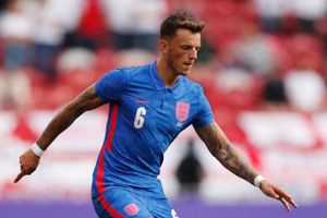 Ben White fra Brighton har fået plads i Englands EM-trup efter skaden til Trent Alexander-Arnold.