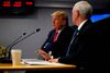 Trump havde torsdag et videomøde med Frankrigs præsident, Emmanuel Macron, hvor de blev enige om at arbejde tæt sammen om at bremse coronavirussets hærgen. Foto: Evan Vucci/AFP