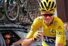 Chris Froome med det traditionelle glas med champagne under sidste etape af Tour de France 2016. Men hvornår bliver hans navn og præstation en del af tourtraditionen? Hvornår bliver han en legende? Foto: Christophe Ena