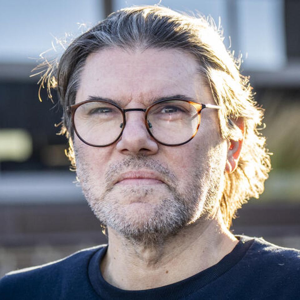 Mette Frederiksen er lagt i benlås på Borgen