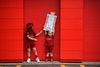 Dagen efter mesterskabet kom store og små fans forbi Anfield. Foto: Oli Scarff/AFP/Ritzau Scanpix
