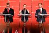 Henrik Sass Larsen, Mette Frederiksen og Nicolai Wammen fremlagde Socialdemokratiets opdaterede 2025-plan på et pressemøde i Socialdemokratiets gruppeværelse på Christiansborg. Foto: Mads Claus Rasmussen/Ritzau Scanpix