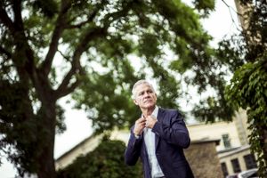 318.000 danskere blev i 2021 trukket i lønnen for ubetalt gæld til det offentlige. I år kan det ske for endnu flere, advarer direktør Lars Nordahl Lemvigh, Gældsstyrelsen.