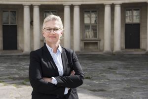 60 år: Efter mange år i politiet er det holdånden og det meningsfyldte arbejde, der fortsat motiverer Anne Tønnes som politidirektør. 