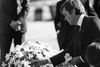 Robert Wagner tager en sidste afsked med sin kone Natalie Wood den 2. december 1981. Fortalte han sandheden om den skæbnesvangre nat for 30 år siden? Foto: AP/Reed Saxon.